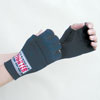 Snabbare och enklare än boxarlindor. Handskarna ger stöd och absorberar fuktighet. Perfekt handske för lättare slagträning och tex Boby Combat.



