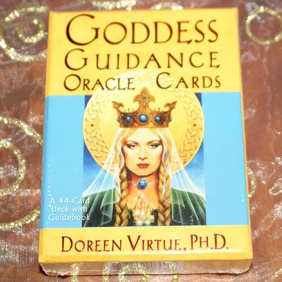 Goddess Guidance Oracle Cards, 45-Card Deck And Guidebook av Doreen Virtue