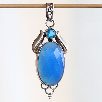 Blå kalcedon med blå topas smycke hänge i .925 Sterling silver 5,8 cm