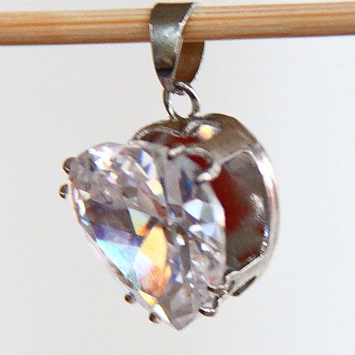 Satyaloka azeztulite mångfasetterad hjärtformad smycke hänge 2 cm